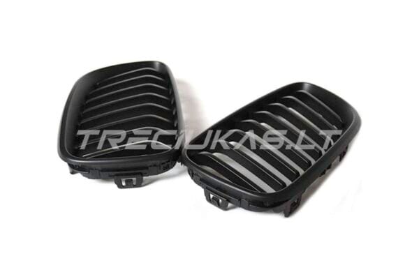 BMW F22 F23 matinės juodos groteles grill